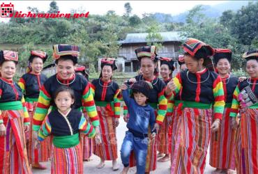 Tập Tục Mai Táng Và Sự Giao Lưu Văn Hóa Dân Tộc