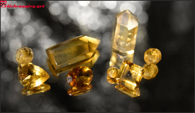 Đá Phong Thủy Cho Người Tuổi Ngọ: Lựa Chọn Linh Vật Hợp Mệnh Mang Lại May Mắn