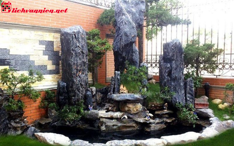 Đặt Hòn Non Bộ Hợp Phong Thủy: Bí Quyết Tạo Sinh Khí Cho Không Gian Sống 2025