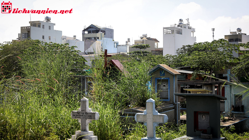 Đất Phong Thủy Lý Tưởng: Bí Mật Chọn Đất Mai Táng Theo Truyền Thống Việt