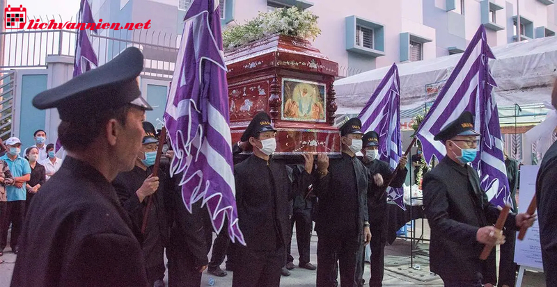 Hình Dáng, Màu Sắc Tang Phục: Tinh Hoa Văn Hóa Truyền Thống Trong Nghi Thức Tang Lễ