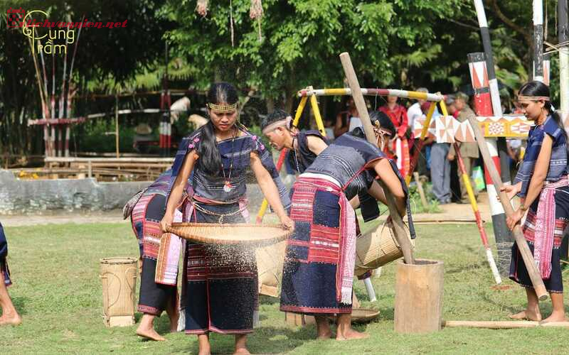 Tết Hạ Nguyên: Lễ Hội Tôn Vinh Mùa Màng Và Tưởng Nhớ Cội Nguồn