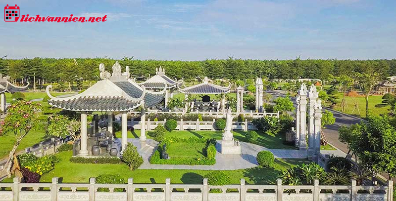 Mộ Táng Gia Tộc: Truyền Thống Thiêng Liêng Và Ý Nghĩa Văn Hóa Sâu Sắc