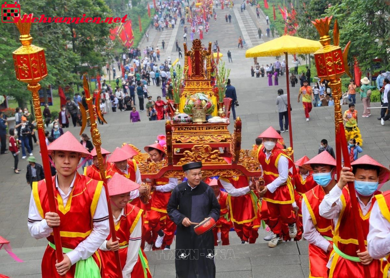 Khám Phá Vẻ Đẹp Văn Hóa: Những Lễ Hội Mùa Xuân Tại Miền Trung