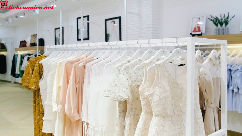 Thiết Kế Cửa Hàng Quần Áo Theo Phong Thủy - Bí Quyết Hút Tài Lộc Và Khách Hàng