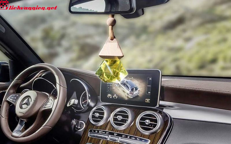 Vật Phẩm Phong Thủy Treo Xe Ô Tô - Bí Quyết Chiêu Tài Lộc An Toàn Trên Mỗi Hành Trình