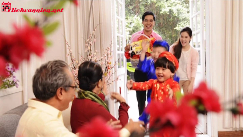 Xông Đất Cho Gia Chủ Tuổi Dậu – Chọn Người Xông Nhà Hợp Mệnh Đón Tài Lộc