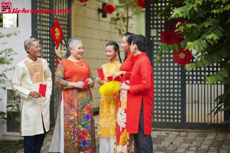 Xông Đất Gia Chủ Tuổi Tỵ - Bí Quyết Đón Lộc Đầu Năm Hanh Thông